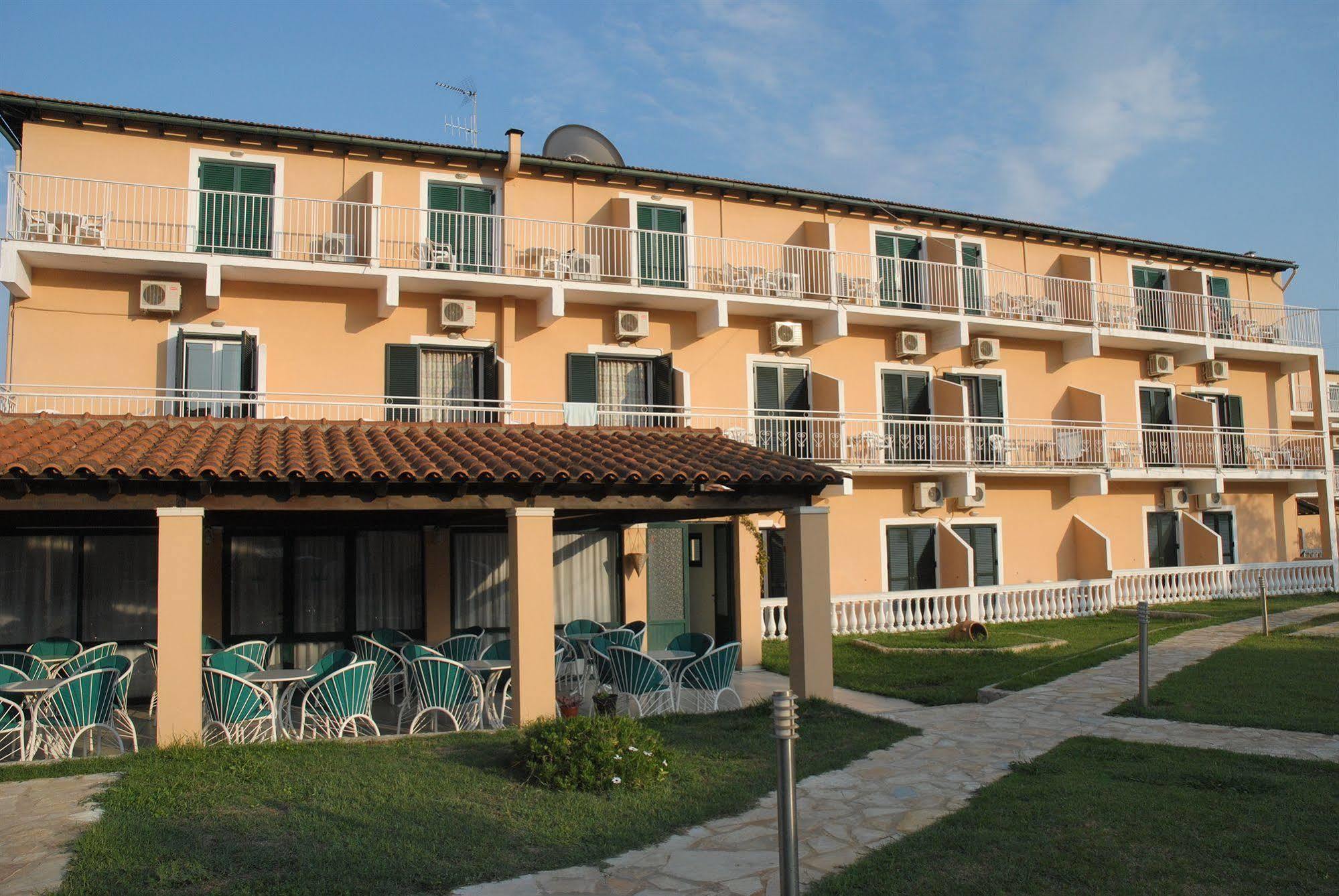 Seabird Hotel Moraitika Dış mekan fotoğraf